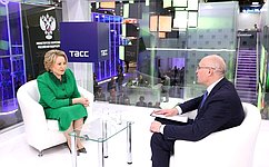 В. Матвиенко: Экономика показала высокий запас прочности. Интервью Председателя Совета Федерации ТАСС